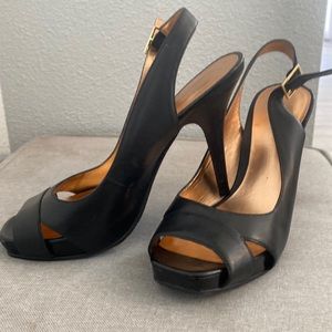 Jessica Simpson heel